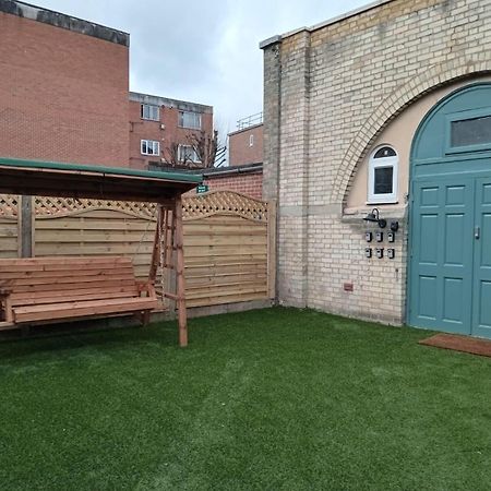 לונדון Cozy En-Suite Loft In Trendy Local מראה חיצוני תמונה