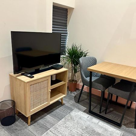 לונדון Cozy En-Suite Loft In Trendy Local מראה חיצוני תמונה