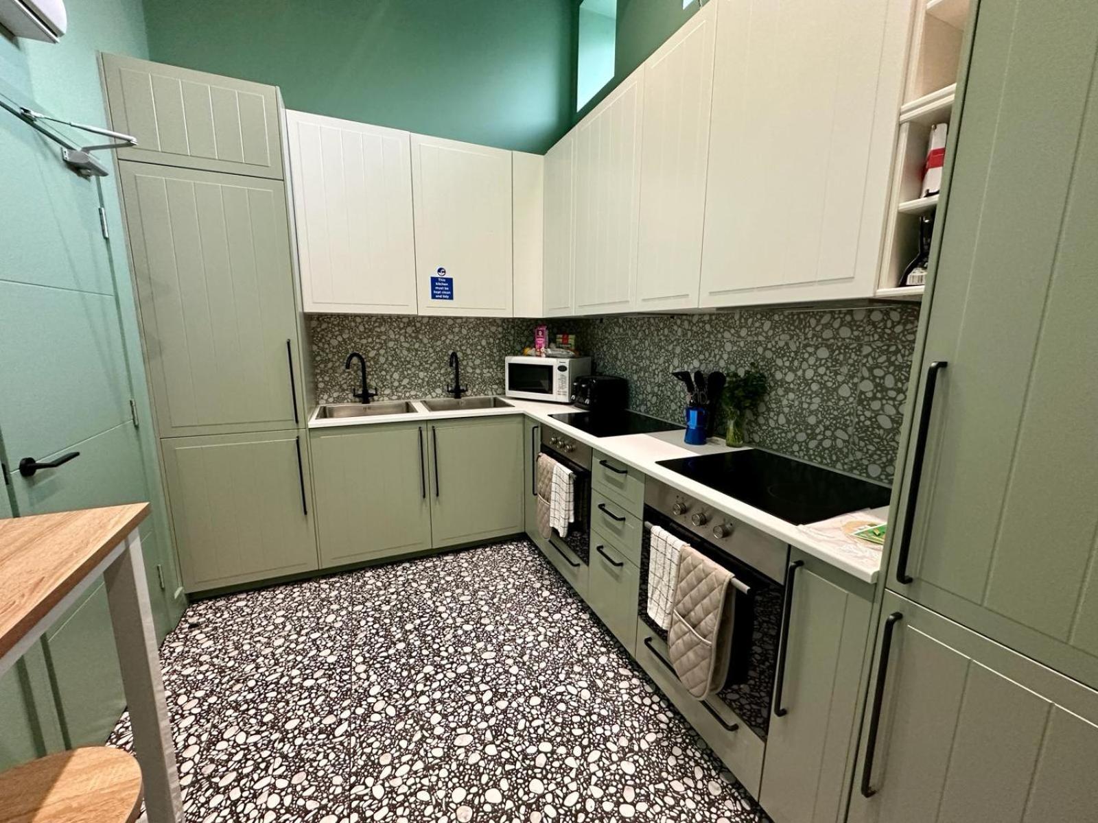 לונדון Cozy En-Suite Loft In Trendy Local מראה חיצוני תמונה