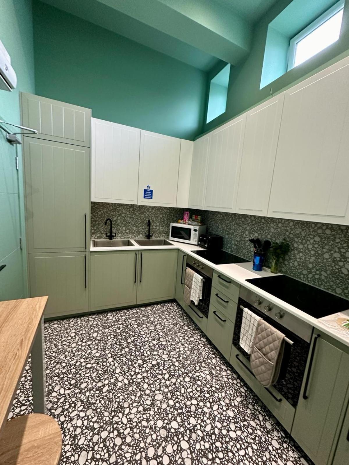 לונדון Cozy En-Suite Loft In Trendy Local מראה חיצוני תמונה