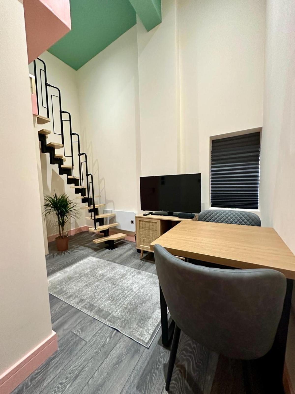 לונדון Cozy En-Suite Loft In Trendy Local מראה חיצוני תמונה