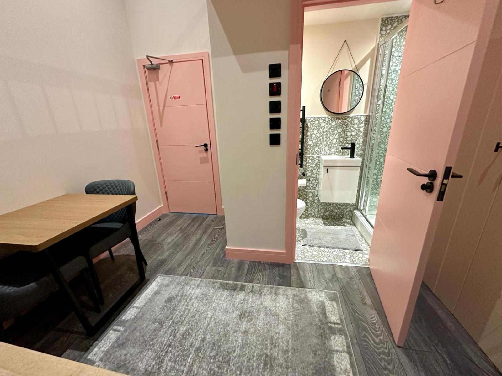לונדון Cozy En-Suite Loft In Trendy Local מראה חיצוני תמונה