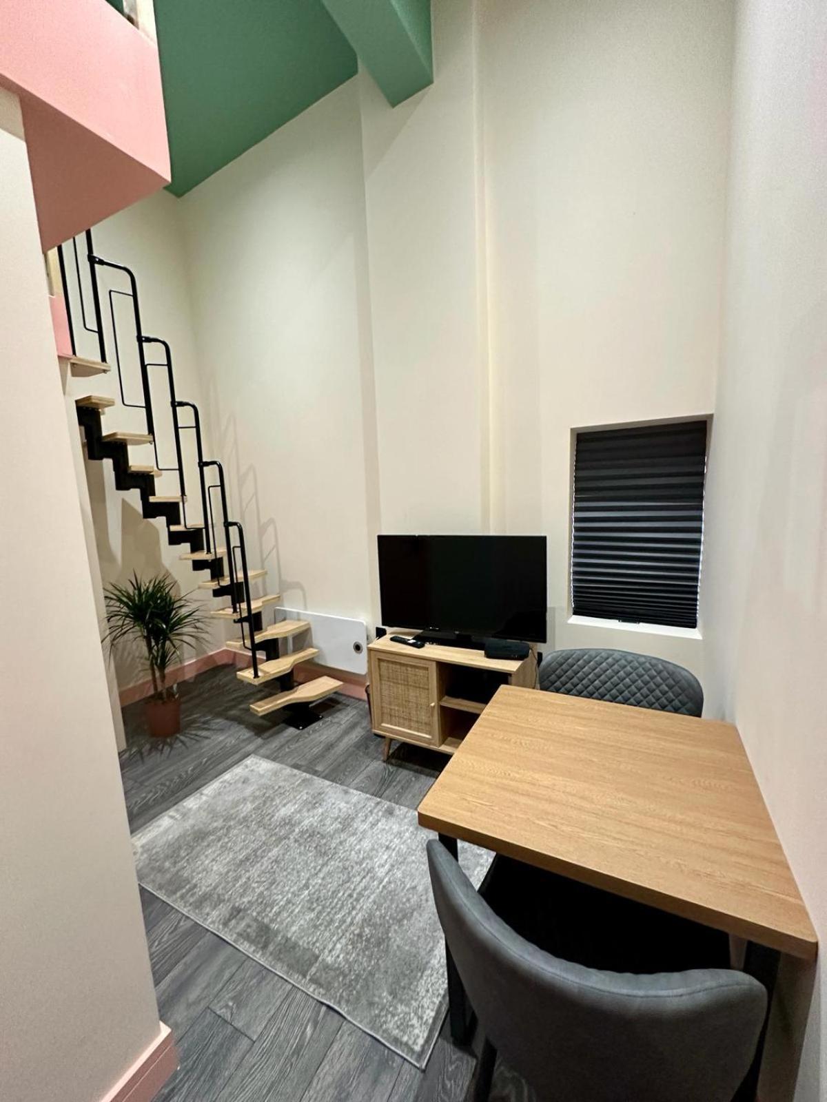 לונדון Cozy En-Suite Loft In Trendy Local מראה חיצוני תמונה