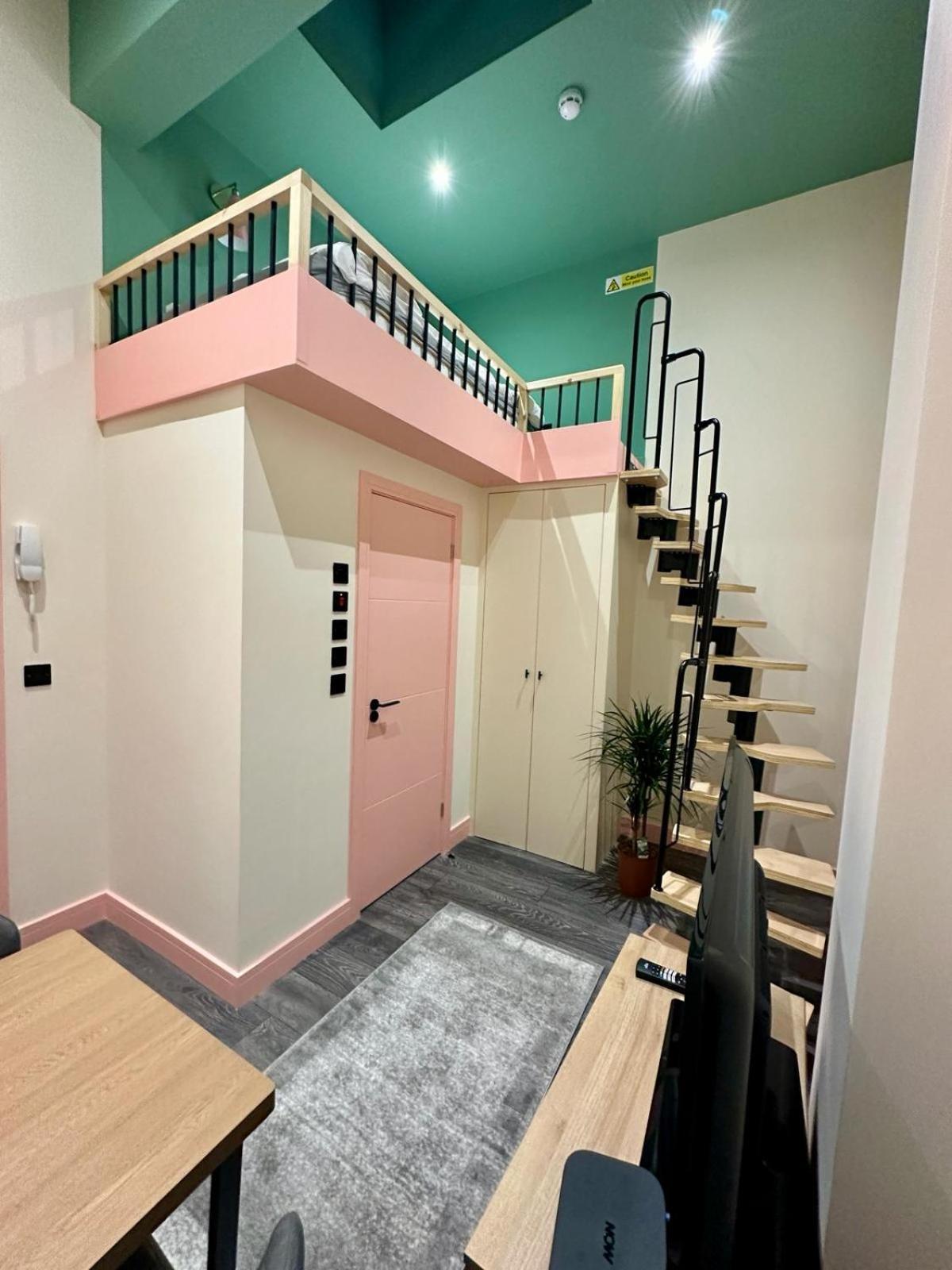 לונדון Cozy En-Suite Loft In Trendy Local מראה חיצוני תמונה