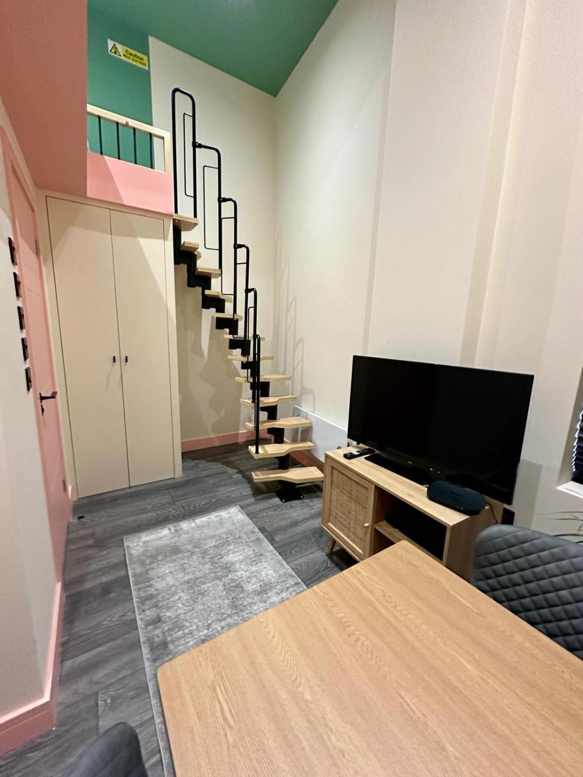 לונדון Cozy En-Suite Loft In Trendy Local מראה חיצוני תמונה