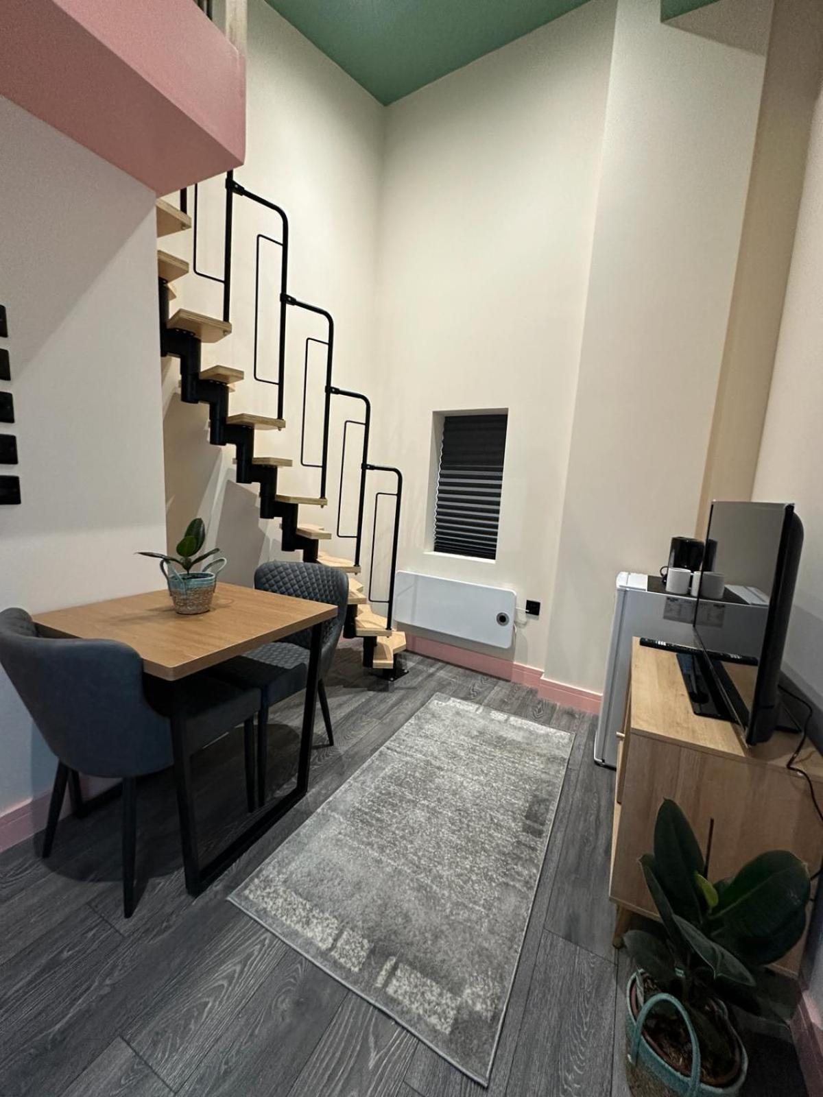 לונדון Cozy En-Suite Loft In Trendy Local מראה חיצוני תמונה