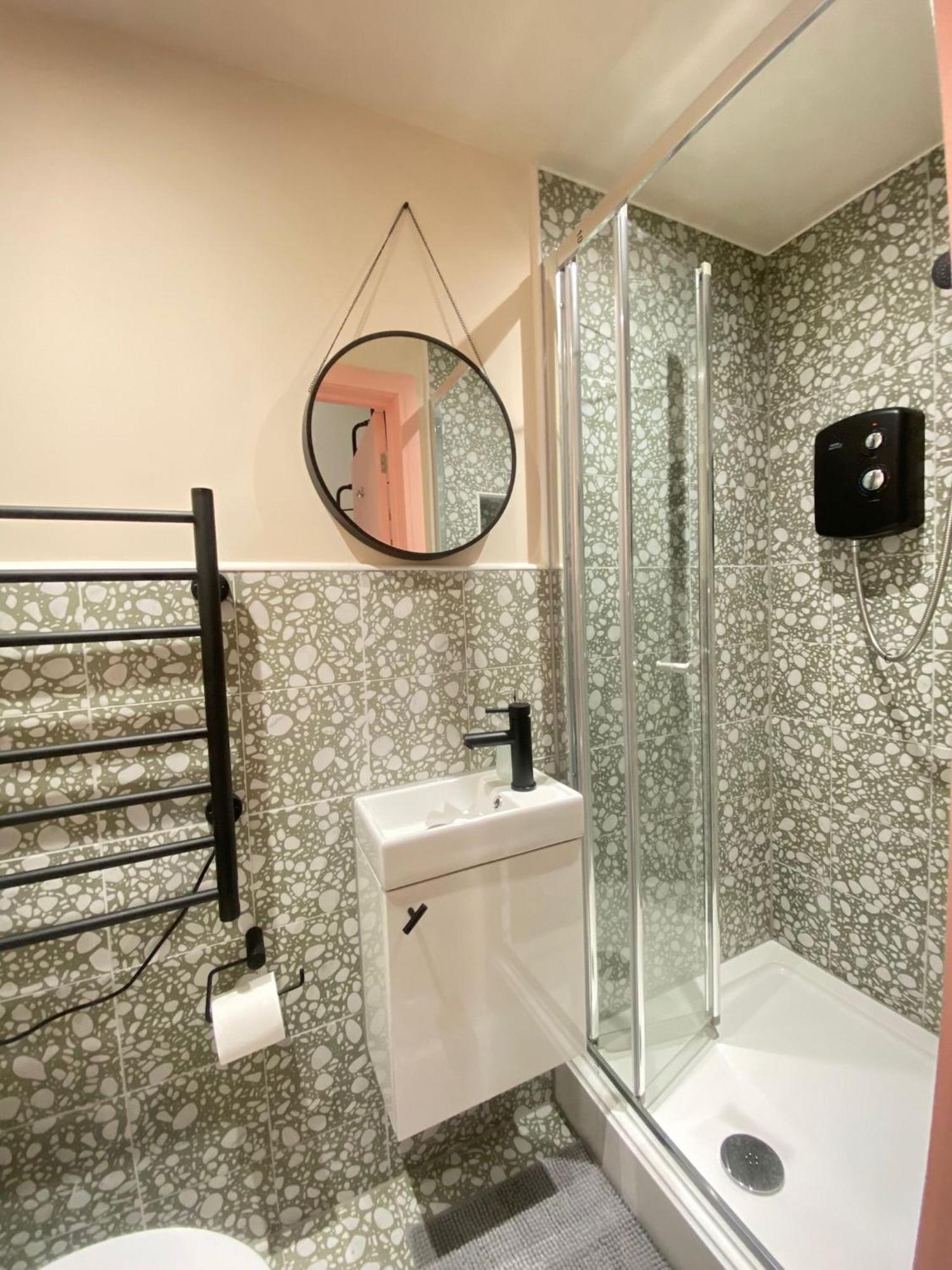 לונדון Cozy En-Suite Loft In Trendy Local מראה חיצוני תמונה