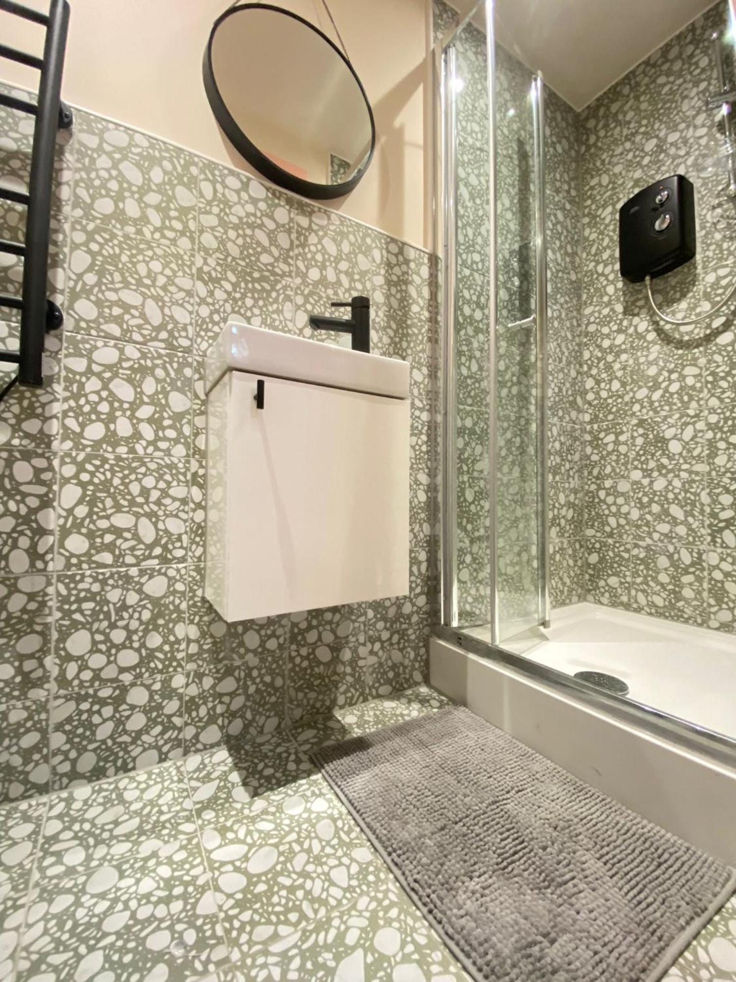 לונדון Cozy En-Suite Loft In Trendy Local מראה חיצוני תמונה