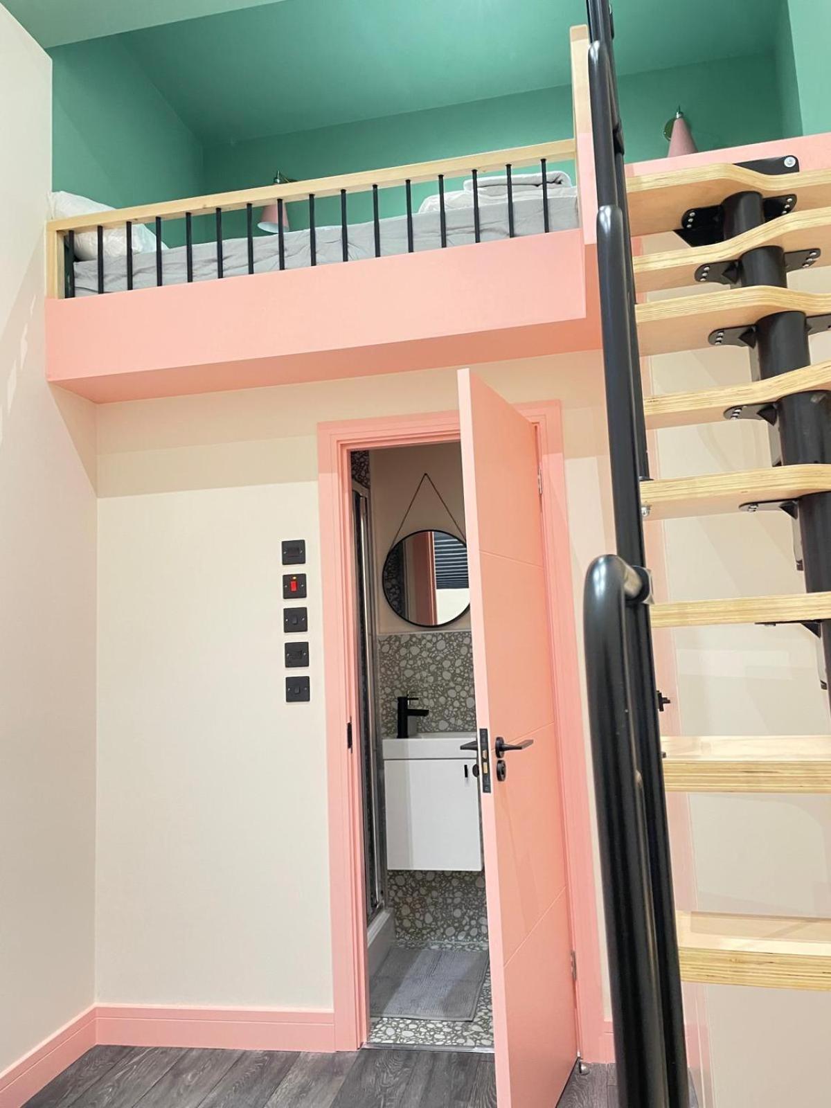 לונדון Cozy En-Suite Loft In Trendy Local מראה חיצוני תמונה